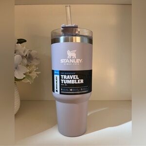 🎉LAST PIECE🎉Stanley 30OZ‎ Stainless Steel
Adventure Quencher Tumbler Abalone